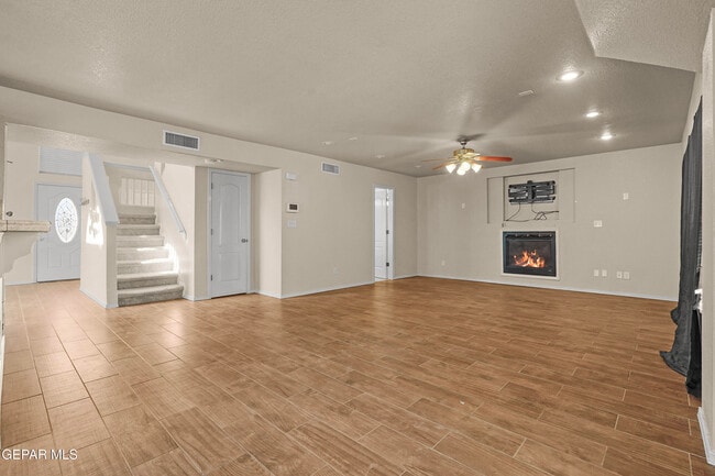 Building Photo - 3820 Tierra Campa Dr