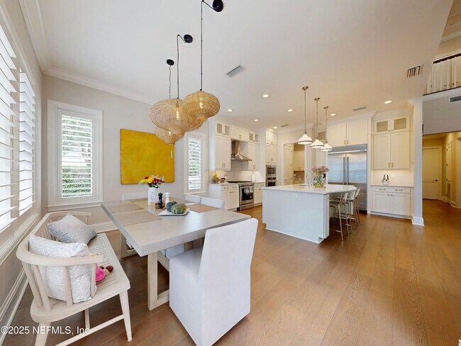 Building Photo - 401 Payasada Lakes Ave