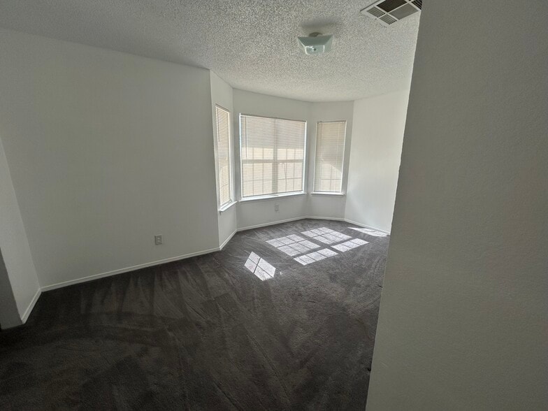 Master bedroom - 1345 Trudy Elaine Dr