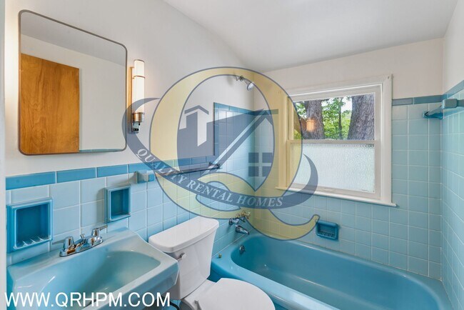 Building Photo - Available Now!!! 3 Bed, 2.5 Bath!!