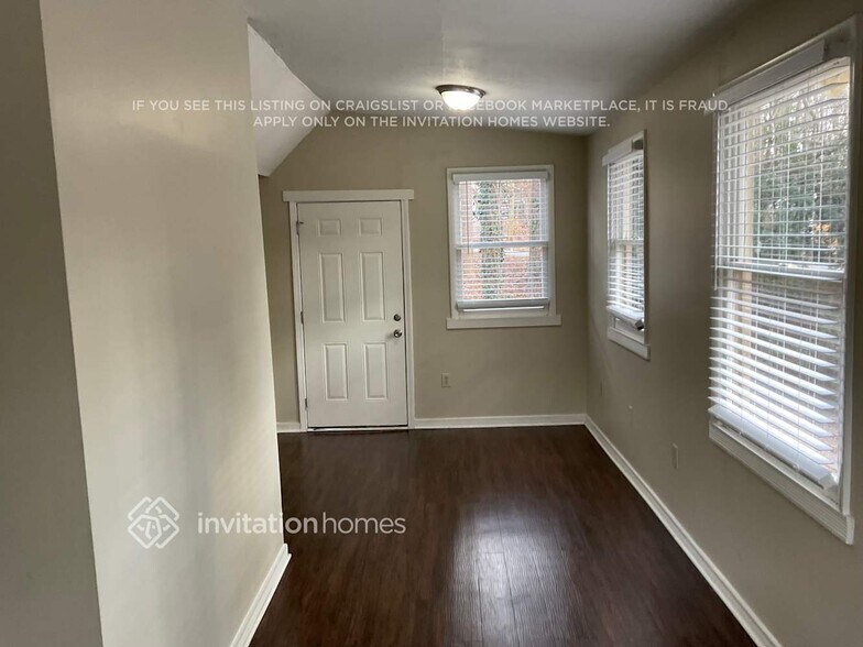 Building Photo - 4745 N View Rd NW