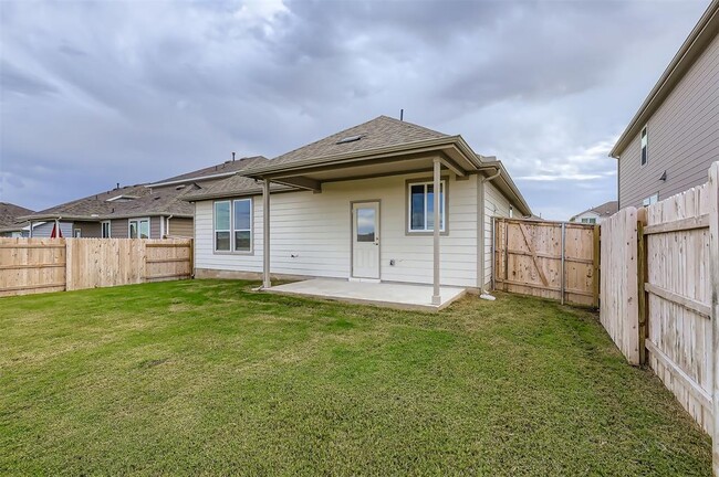 Building Photo - 517 Madelines Mdw Ln