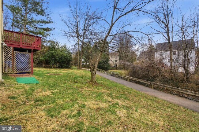 Building Photo - 9357 Gloxinia Way