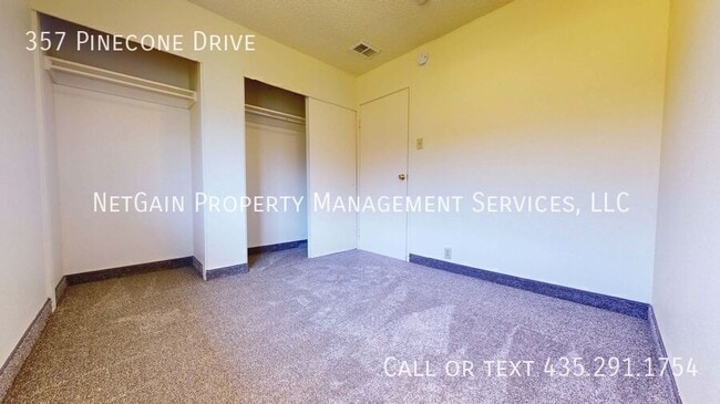 Building Photo - 357 Pinecone Dr