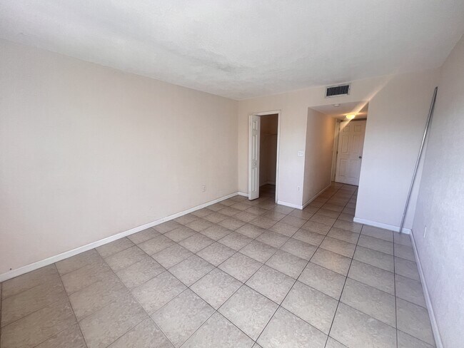 Building Photo - 12290 NE 11th Ct