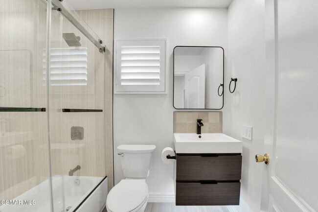 Building Photo - 6045 Sunnyslope Ave