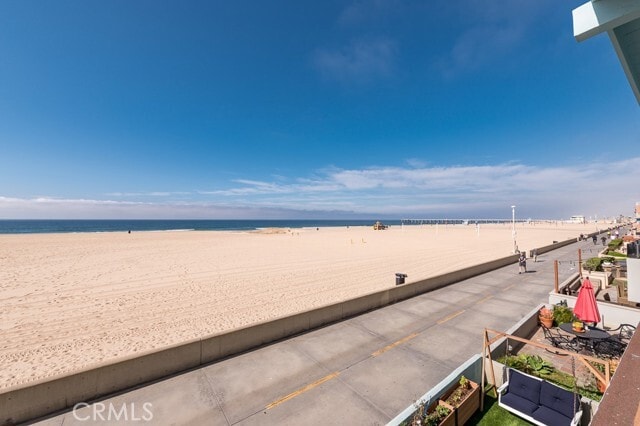 Building Photo - 530 The Strand