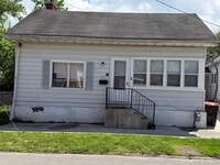 Building Photo - 17 Poplar Ave