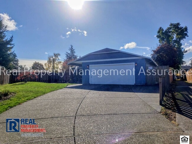 Building Photo - 1400 NE 14th Ave