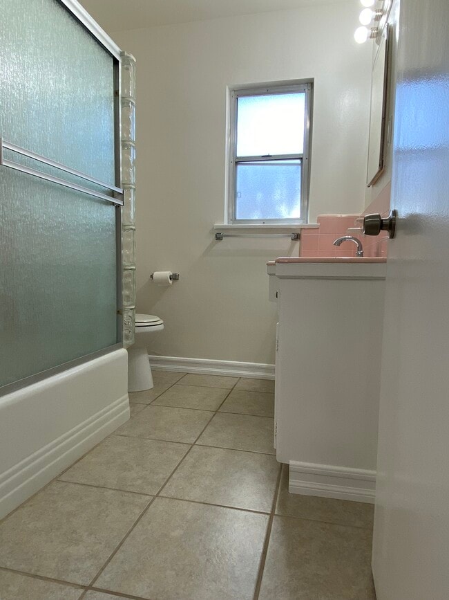 Building Photo - 1820 Verdugo Loma Dr