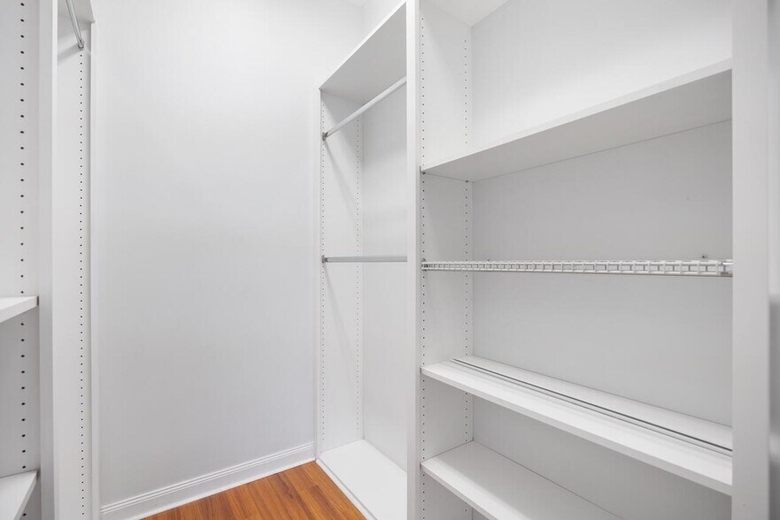 Building Photo - 329 Legare Ct