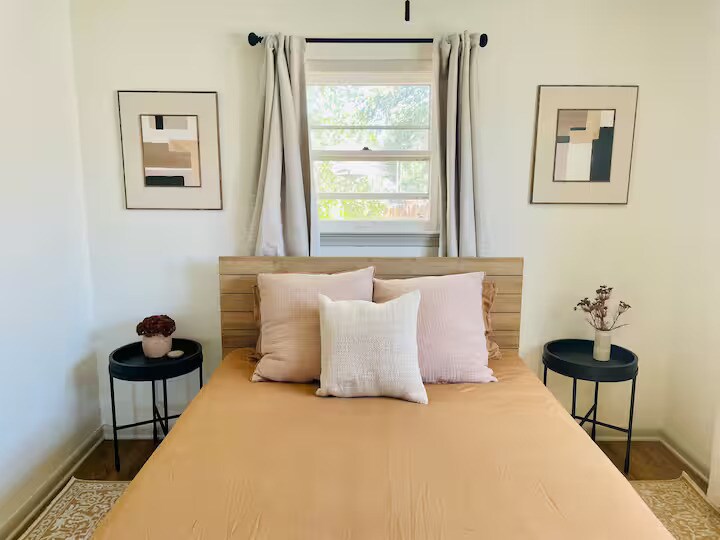 Building Photo - 2429 W Saint Vrain St