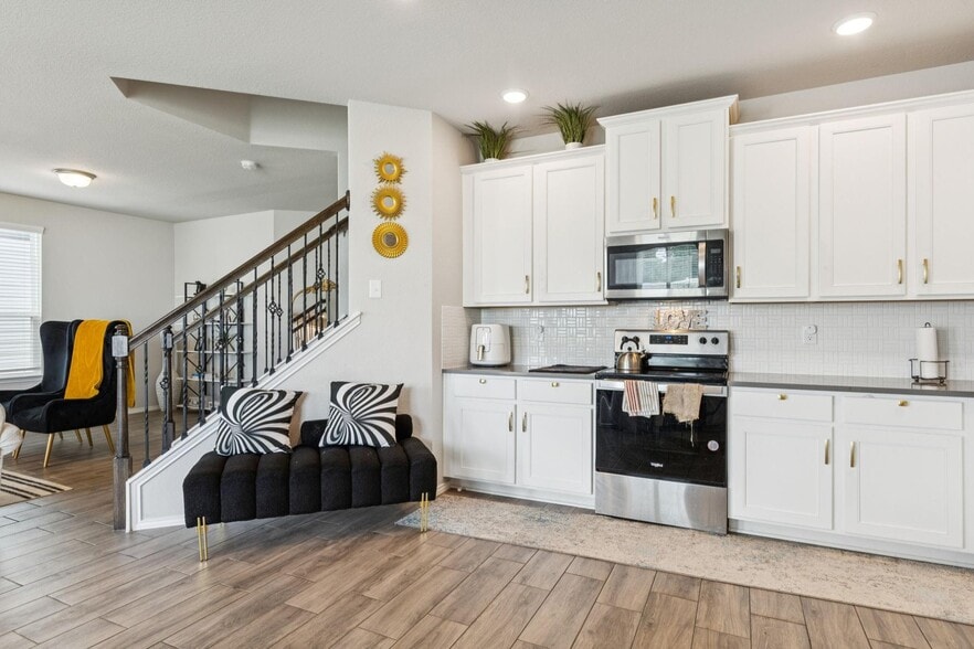 Building Photo - 8982 Delway Dr