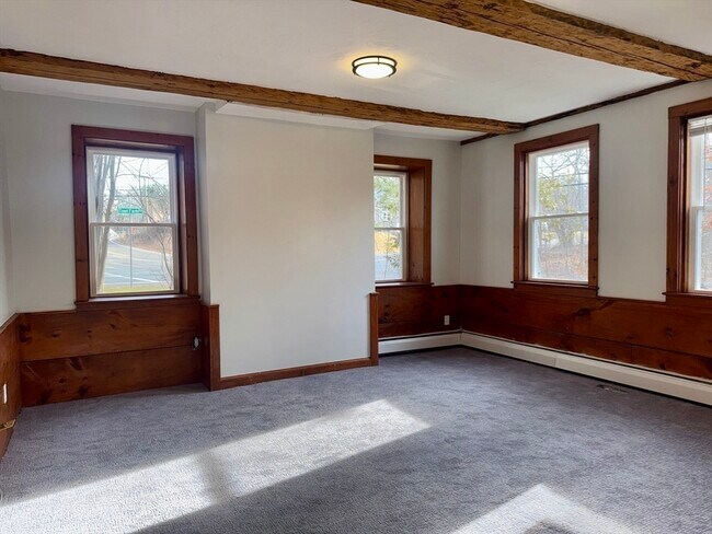 Building Photo - 25 Pine St