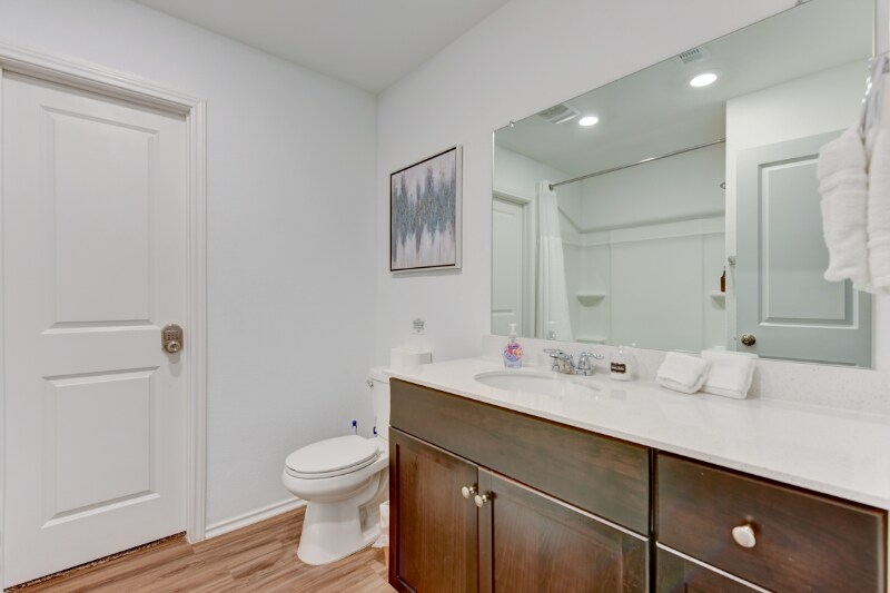 Building Photo - 2204 Nightview Dr