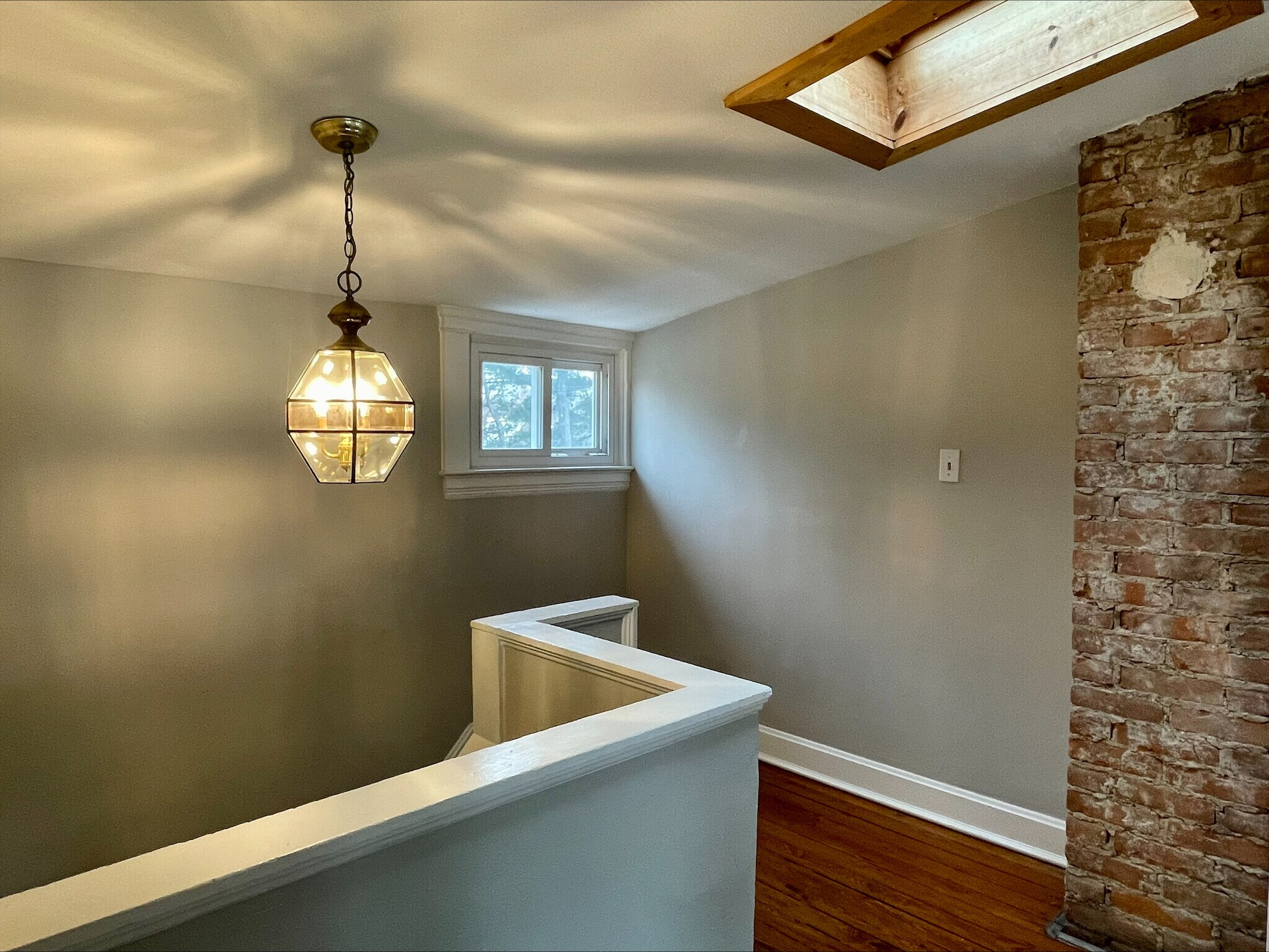 Building Photo - 2345 Grandview Ave