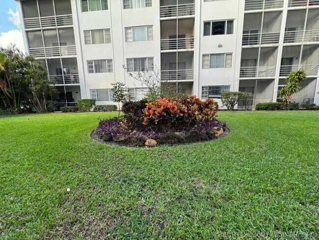 Building Photo - 4500 N Flagler Dr