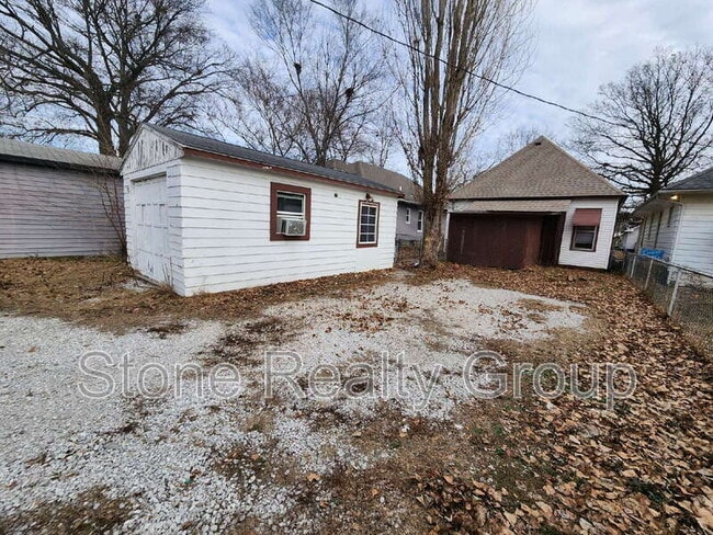 Building Photo - 1021 S 18th St