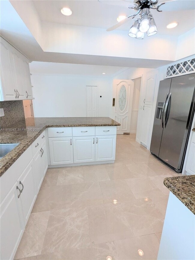 Building Photo - 5920 Maynada St