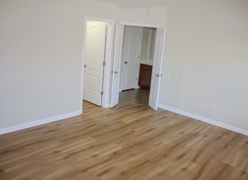 Master Bedroom - 6322 Story Cir