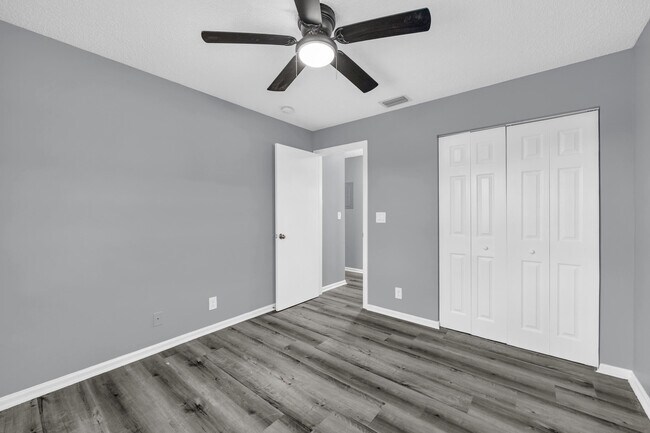 Building Photo - 1565 W 28th St