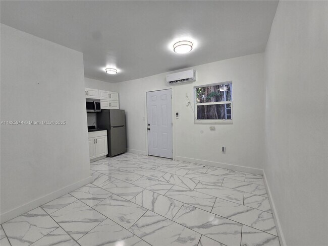 Building Photo - 1230 NW 70th St