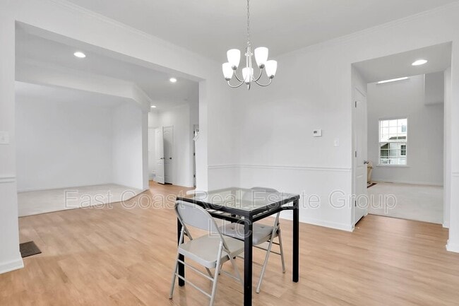 Building Photo - 204 Station Terrace W