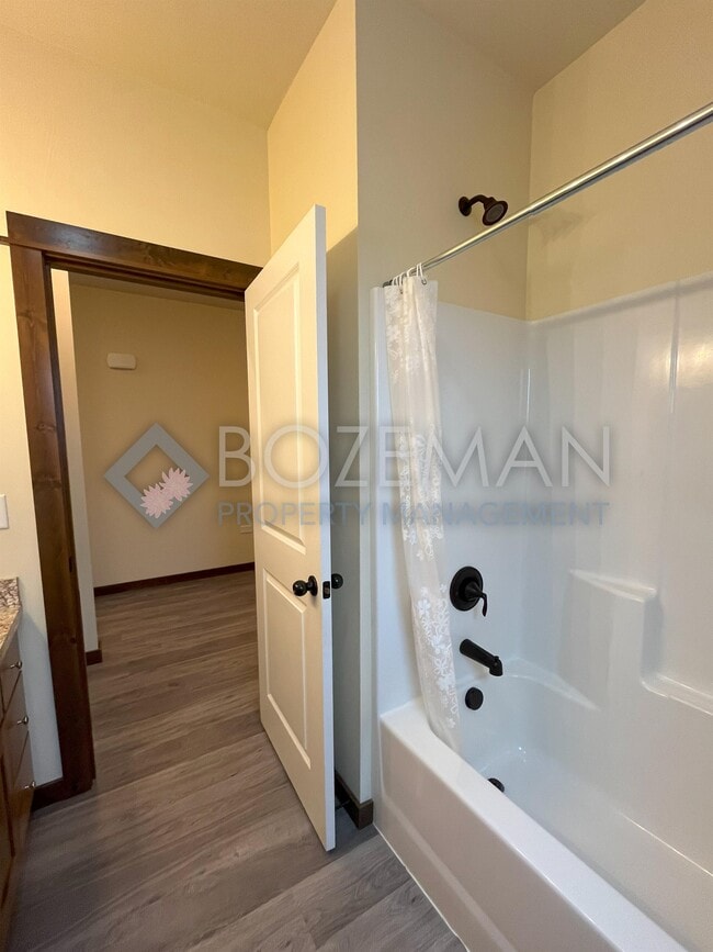 Building Photo - 2605 Meriwether Dr S