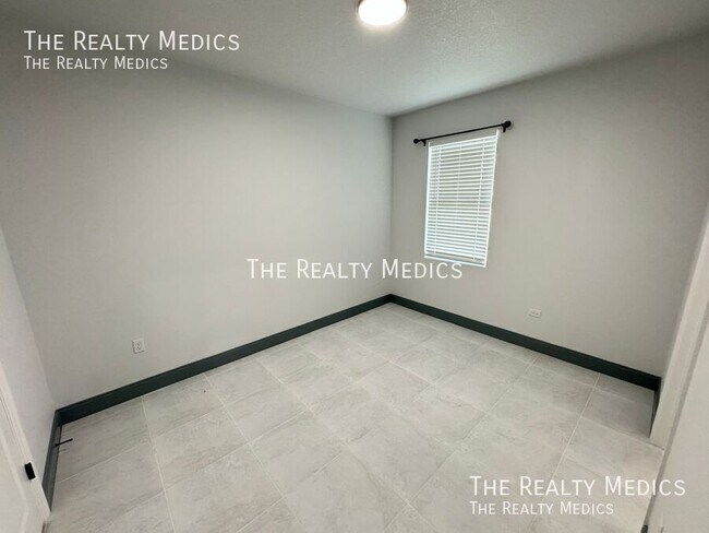 Building Photo - 2226 Rock Dr