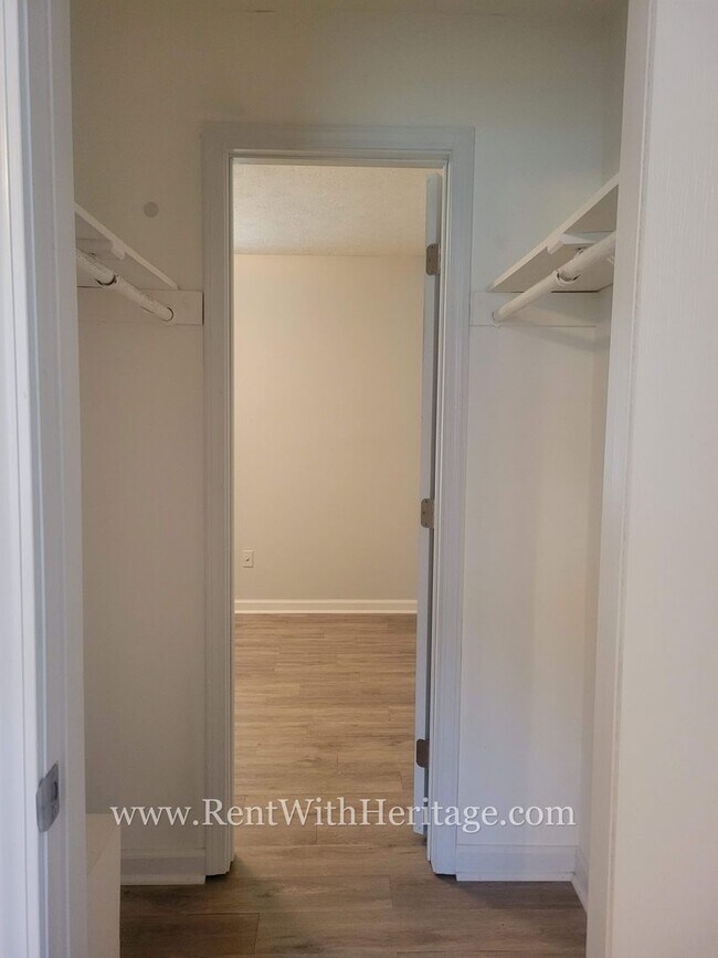 Building Photo - GORGEOUS BRICK RANCH / DUPLEX WITH UPGRADES GALLORE/ GREAT LOCATION