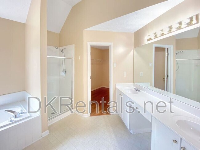 Building Photo - 1704 Riverlanding Cir