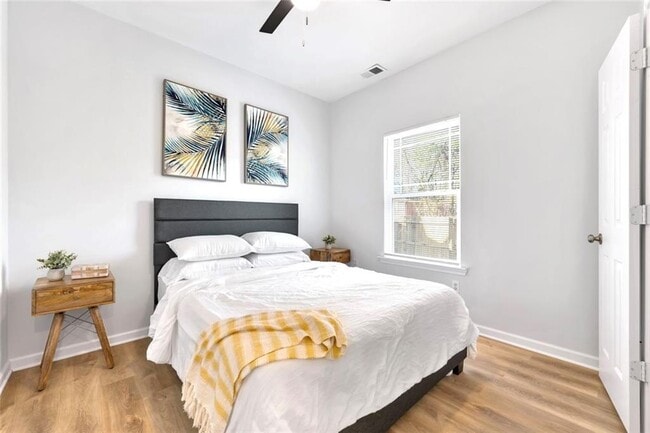 Building Photo - 56 Holly Rd NW