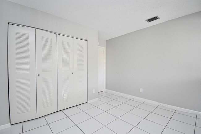 Building Photo - 3100 NW 46th St
