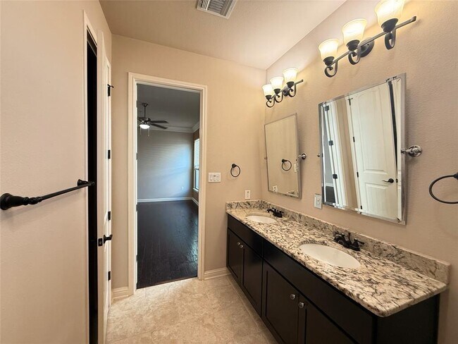 Building Photo - 2021 Simond Ave