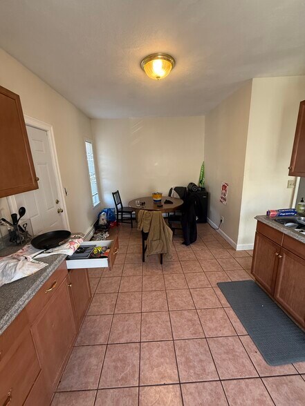 Building Photo - 34 Pratt St