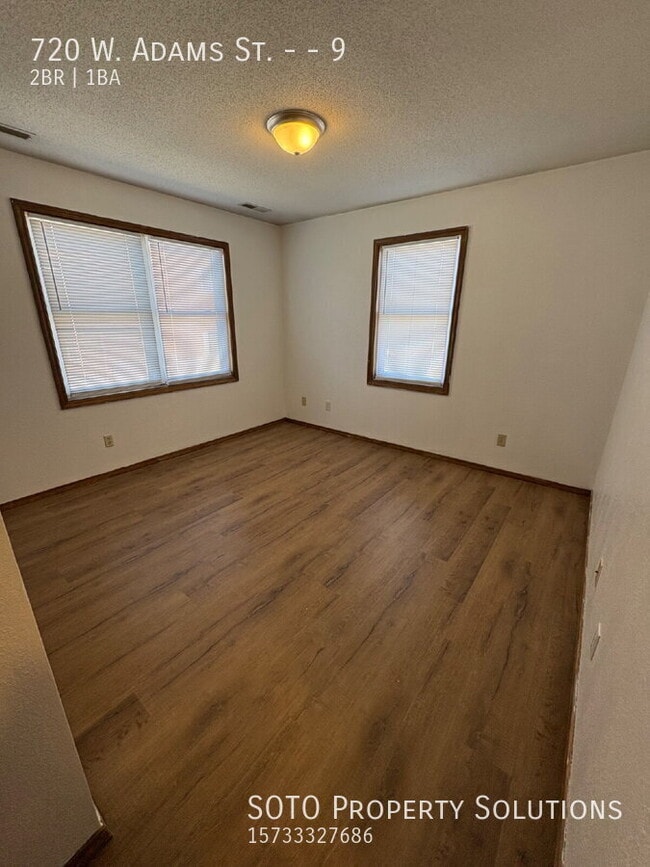 Building Photo - 720 W Adams St