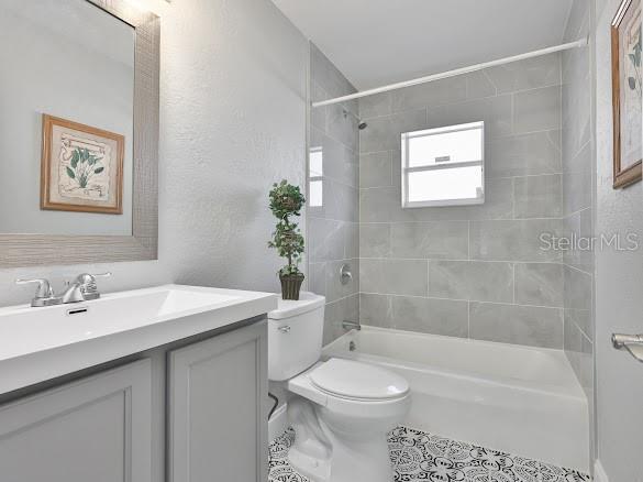 Building Photo - 6206 S Adelia Ave