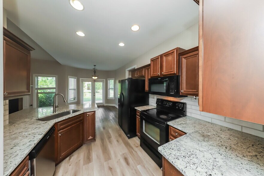 Building Photo - 480 Saddlechase Dr