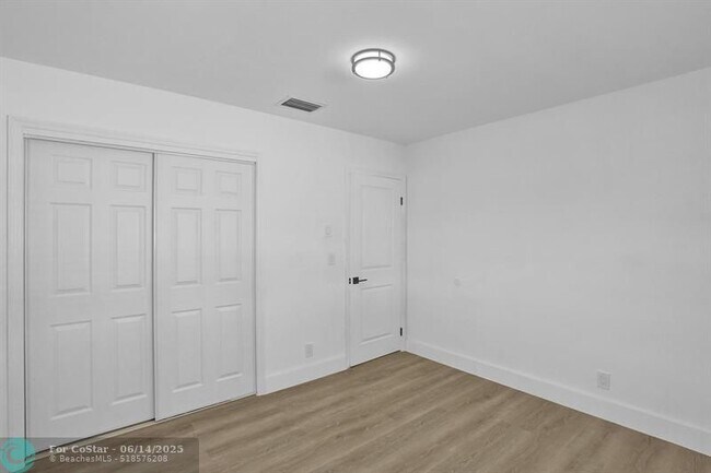 Building Photo - 4751 NE 29th Ave