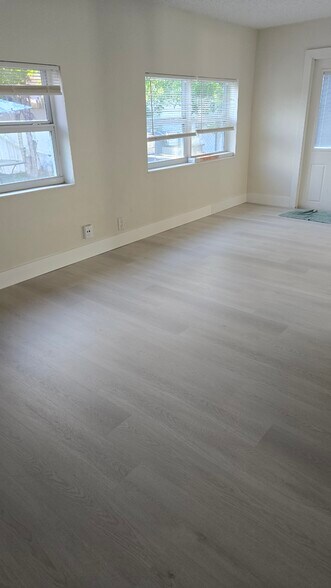 Building Photo - 3761 NE 16th Ter