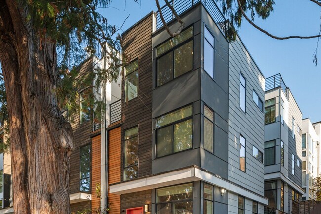 Building Photo - 673 Belmont Pl E