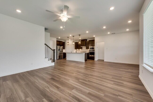 Building Photo - 2404 Swallowtail St
