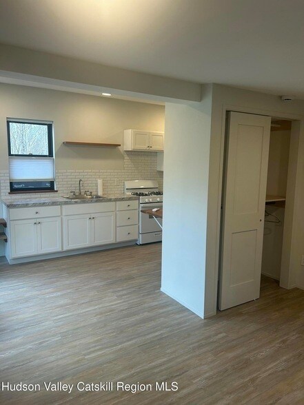 Building Photo - 72 Forest Glen Rd