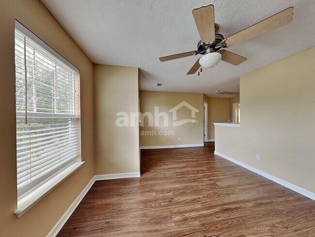 Building Photo - 226 Vintage Cir