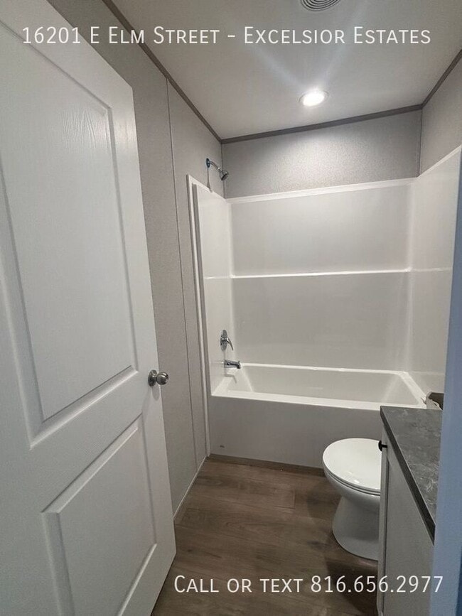 Building Photo - 16201 Elm St