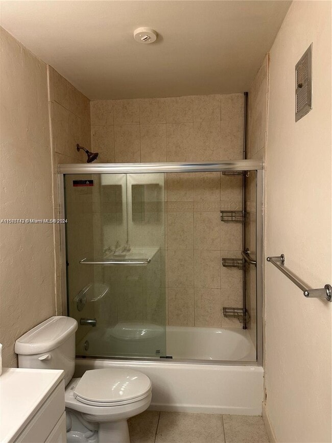 Building Photo - 9456 SW 77th Ave