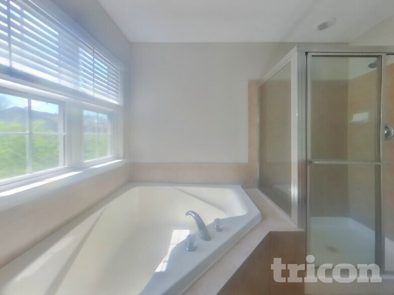 Building Photo - 4002 Windflower Way