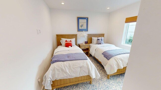 Building Photo - BRAND NEW CONDO | EV Charging