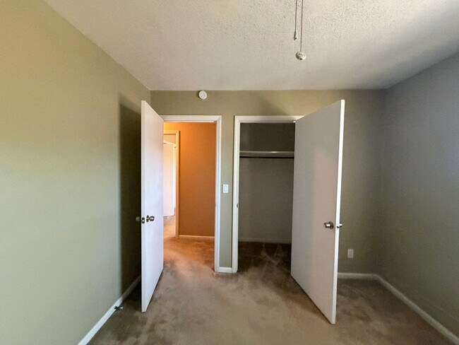 Building Photo - Coming soon! Property, being updated, 1 mile to shops, central Wilmington 3 BEDROOMS!