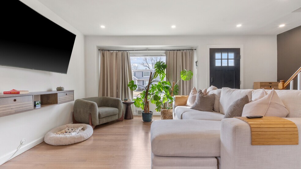 Building Photo - 44 Schlosser Dr